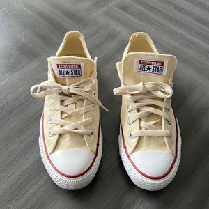 Chuck Taylor All Star Classic, Beige Unisex Men’s 7/Women’s 9.